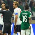 Jarell Quansah (stânga), suspendat 2 meciuri la Mondial // foto: Imago Images