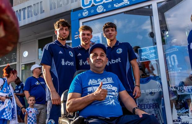 Corvinul și-a prezentat lotul pentru revenirea în Superligă » Când ar putea juca pe stadionul din Petroșani