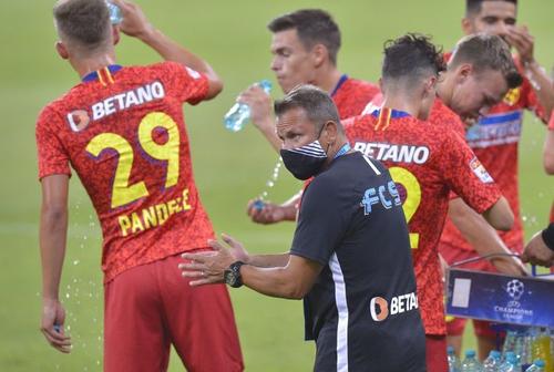 FCSB e la retrogradare în campionatul în care evoluează echipa secundă și dominată de alte cluburi la categoriile de vârstă între 16 și 19 ani, însă de la competiția U15 și până la U9 e pe primul loc fără excepție