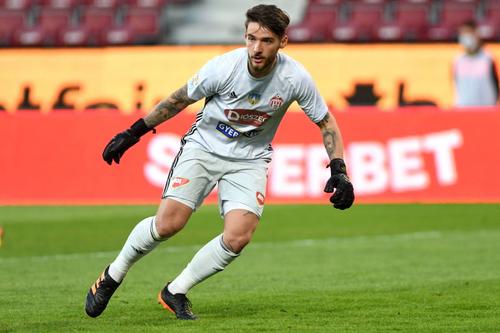După Farul - Sepsi 1-0, Roland Niczuly, portarul covăsnenilor, a răbufnit la adresa suporterilor formației gazdă.