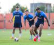 Distracție la antrenamentul FCSB » Cum i-a testat Neubert pe jucători + Charalambous s-a băgat la joc