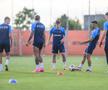 Distracție la antrenamentul FCSB » Cum i-a testat Neubert pe jucători + Charalambous s-a băgat la joc