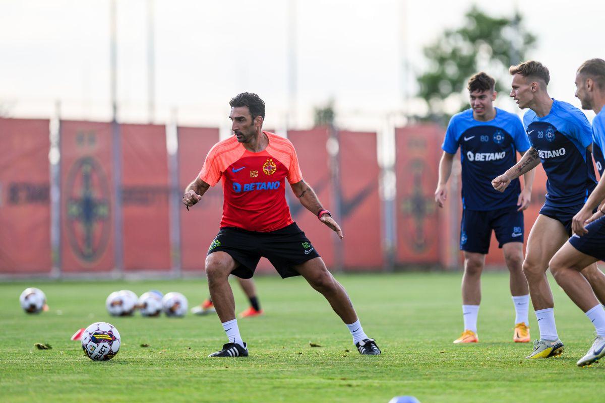 Distracție la antrenamentul FCSB » Cum i-a testat Neubert pe jucători + Charalambous s-a băgat la joc