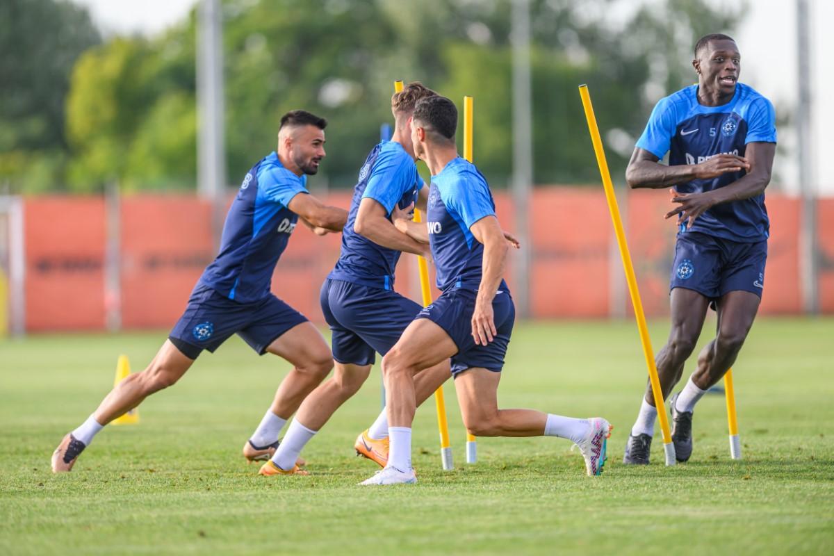 Distracție la antrenamentul FCSB » Cum i-a testat Neubert pe jucători + Charalambous s-a băgat la joc