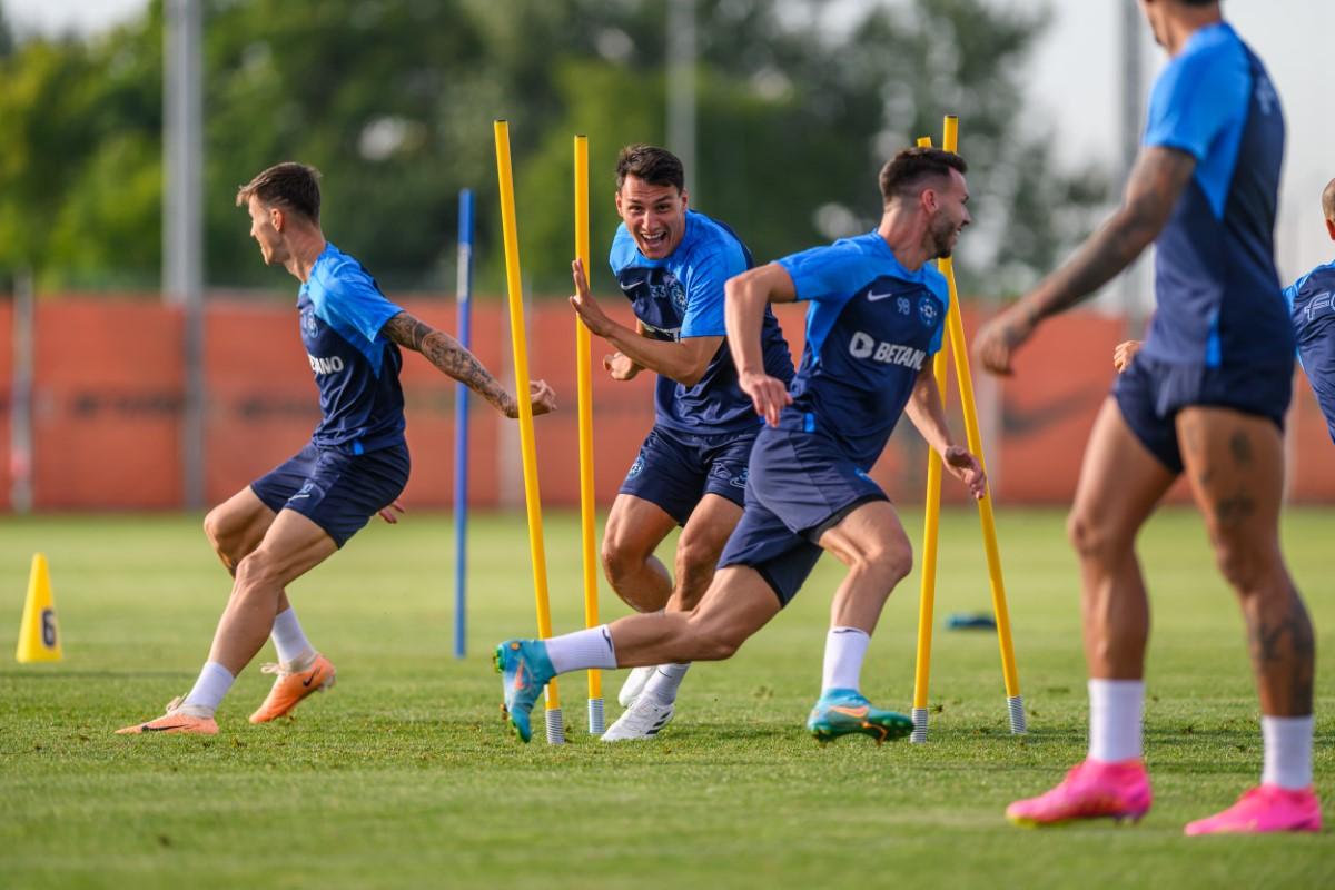Distracție la antrenamentul FCSB » Cum i-a testat Neubert pe jucători + Charalambous s-a băgat la joc