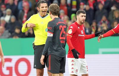 Incidentul lui Florinel Coman cu Istvan Kovacs e un fleac în comparație cu ce s-a întâmplat în Bundesliga » Thomas Muller, jignit de un „central”