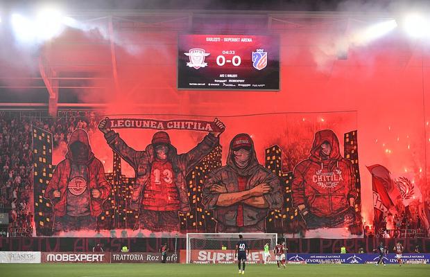 Rapid și FCU Craiova, amendate azi din cauza suporterilor