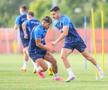 Distracție la antrenamentul FCSB » Cum i-a testat Neubert pe jucători + Charalambous s-a băgat la joc