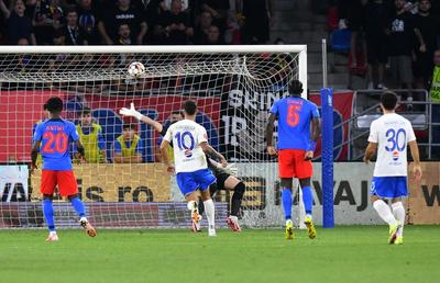 Răsturnare de situație » E OUT din lotul lui FCSB după meciul cu Farul