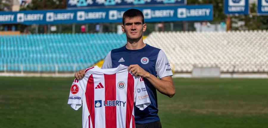 Victor Bogaciuc, prezentat la Oțelul Galați, foto: ascotelul.ro Transfer în Superliga! Internaționalul cu 10 selecții a semnat: „Bun-venit!”