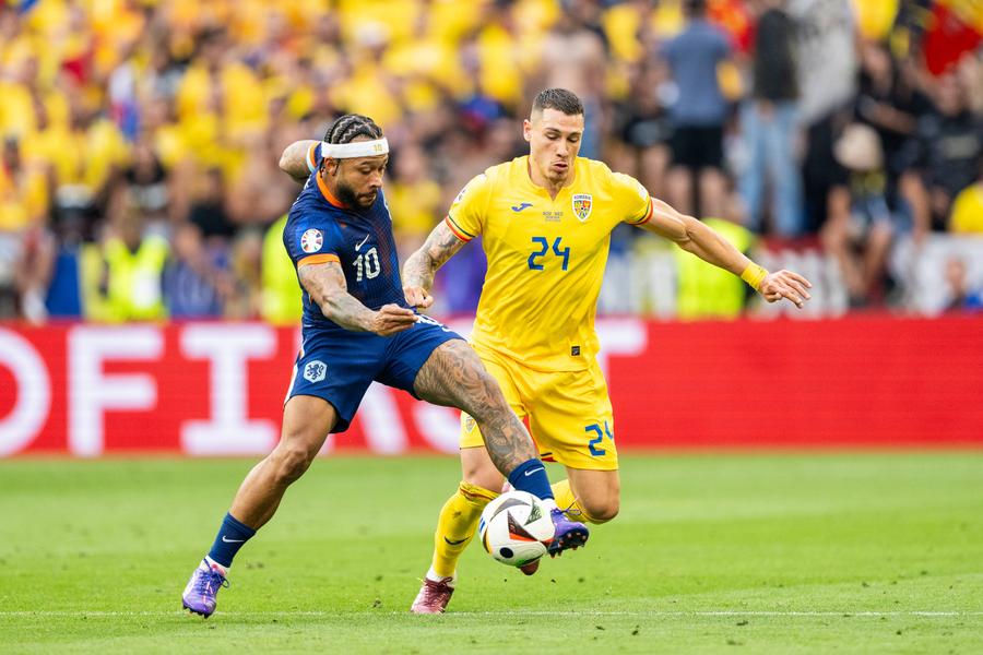 Bogdan Racovițan (dreapta) în meciul cu Olanda de la Euro 2024. Foto: Imago Images Înainte de România – Kosovo, Bogdan Racovițan face confesiuni emoționante din sala de recuperare: „Am izbucnit în plâns când am auzit diagnosticul” » Mesajul primit de la Mircea Lucescu