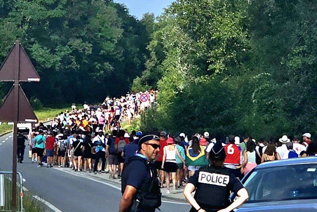 Spectatori la canoe