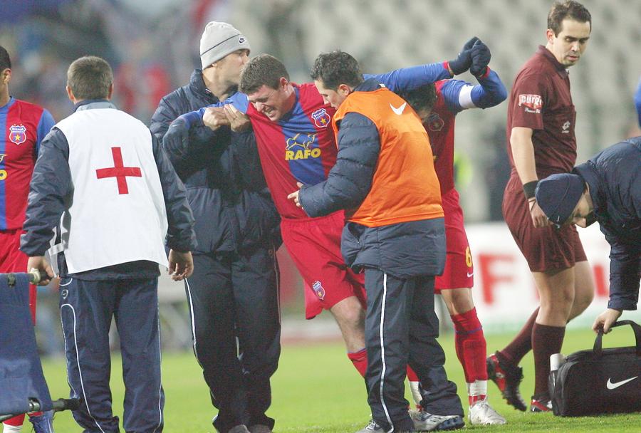 Nouă luni a stat Oprița pe tușă după ruptura ligamentelor de la genunchi Blestemul tricoului 7 la FCSB » Decizia de ultima oră luată de Florin Tănase și dezastrul provocat de numărul pe care Marius Lăcătuș l-a făcut unic