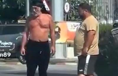 „Stallone de România”  » Gigi Becali a descins din Rolls cu un „turban”, la bustul gol
