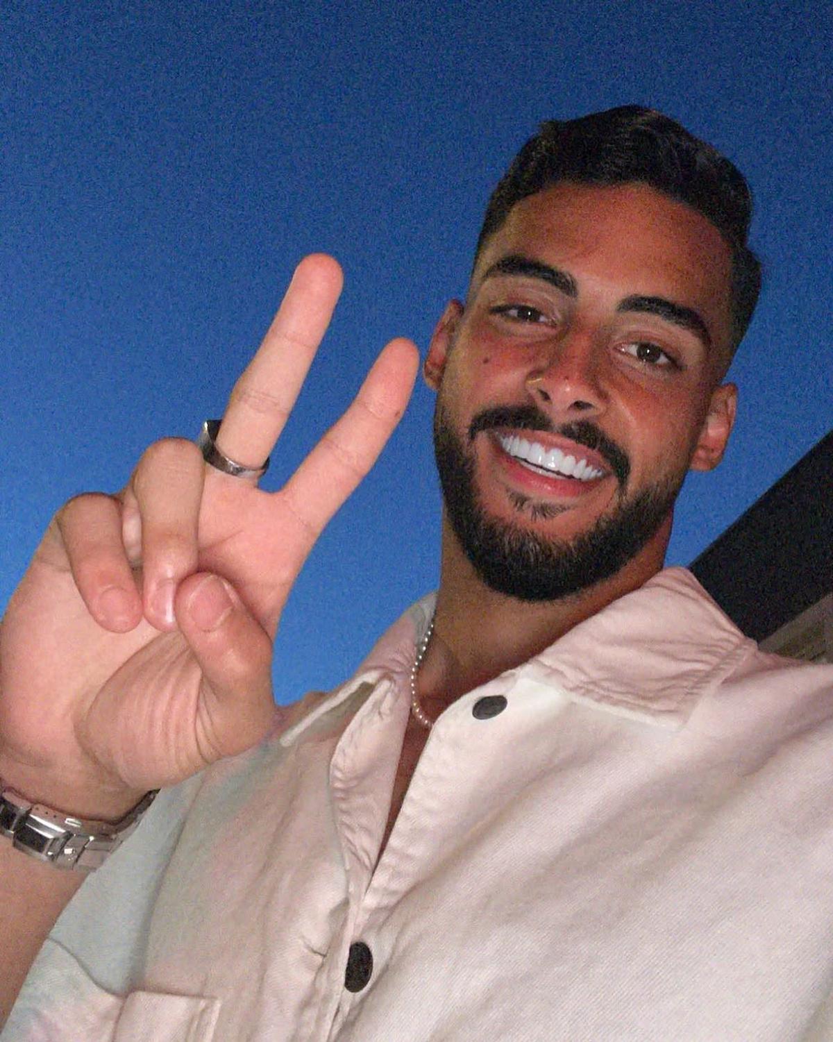 Influencerița cu peste 23.000 de urmăritori a „pus ochii” pe fotbalistul de la Dinamo: „Să văd dacă mă recunoaște”