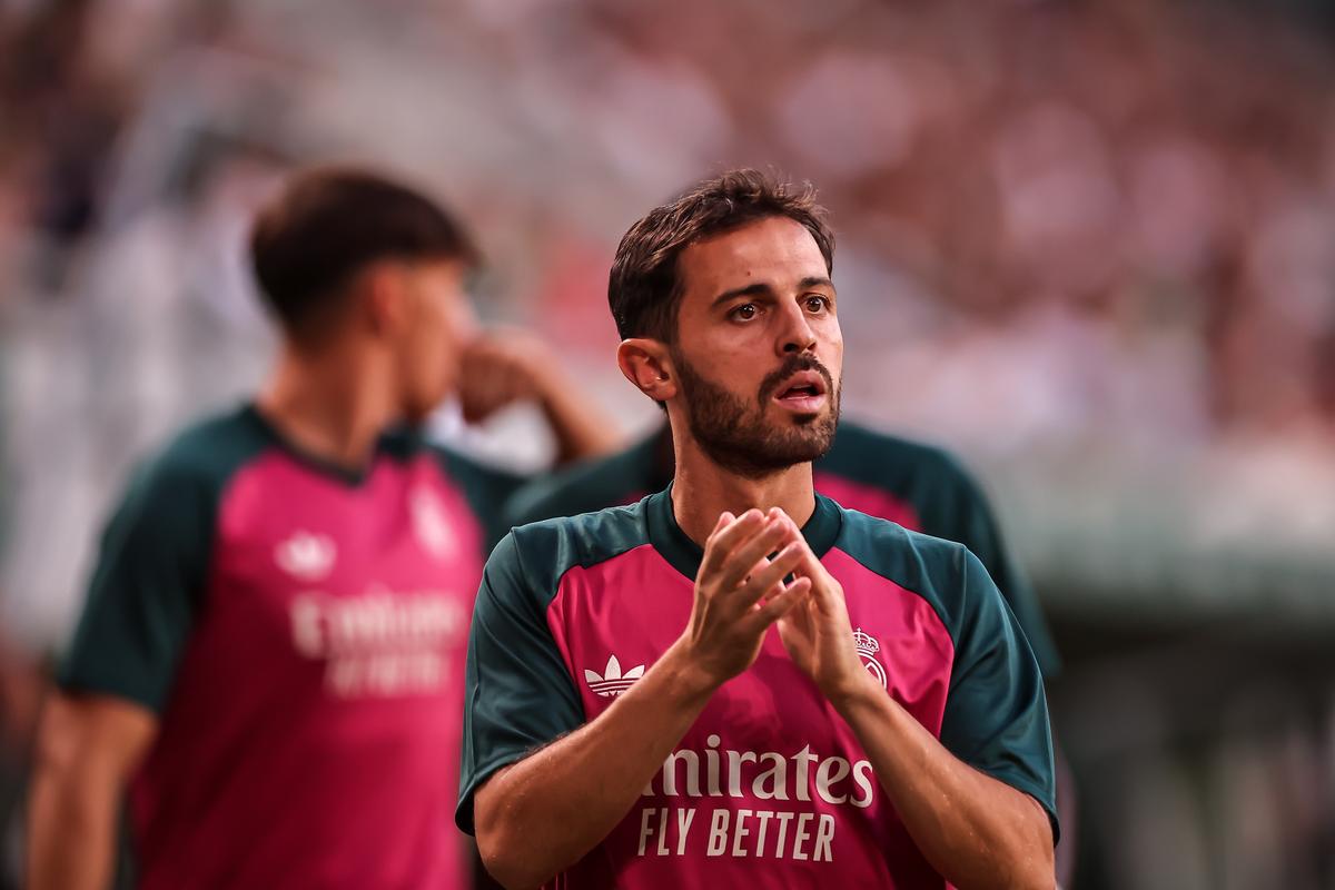 Cu ce mare jucător de la Real Madrid a schimbat tricoul românul Marius Corbu