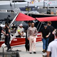 Ținutele lui Lewis Hamilton din paddock, în ultimul an // foto: Imago