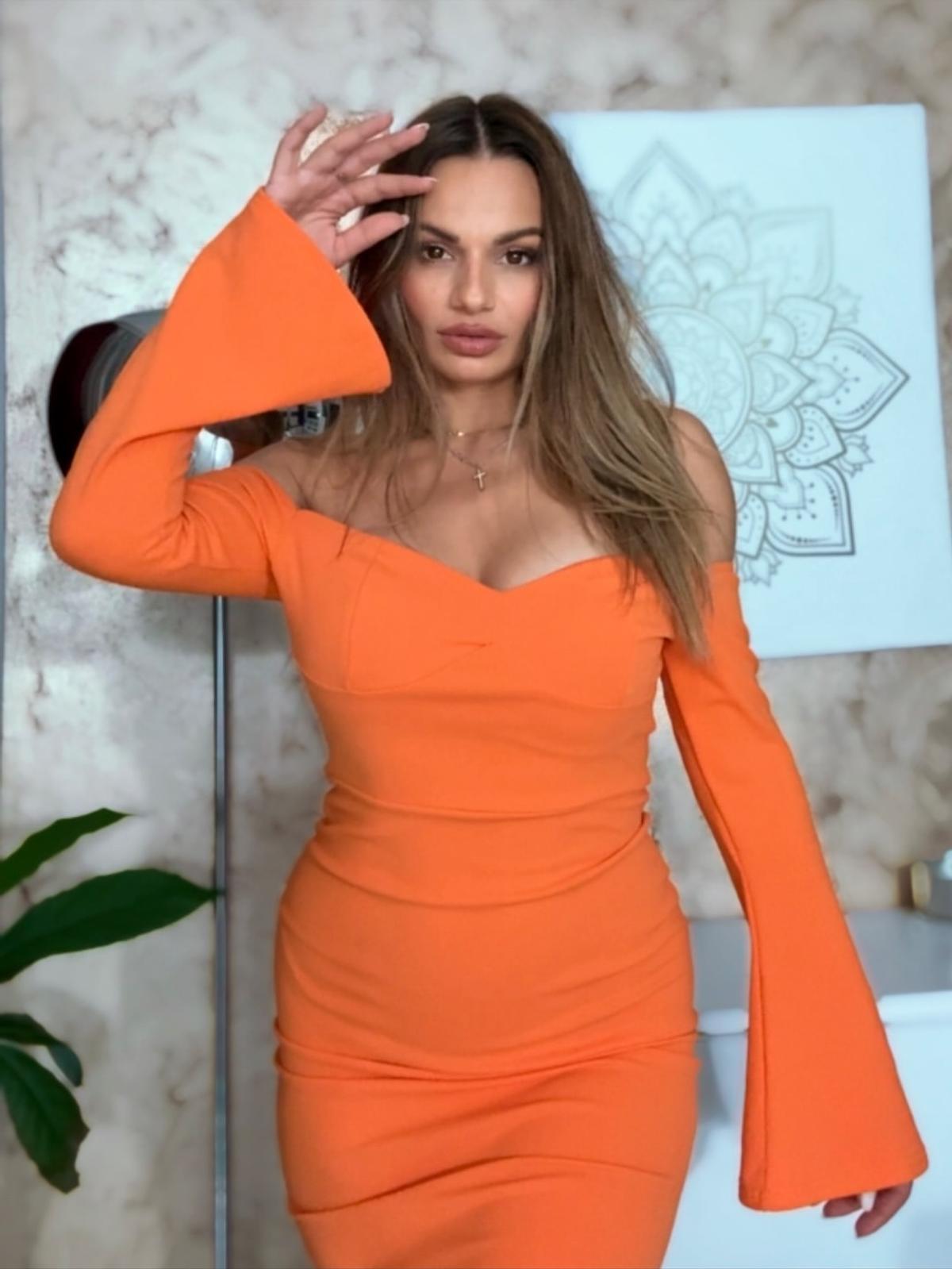 Influencerița cu peste 23.000 de urmăritori a „pus ochii” pe fotbalistul de la Dinamo: „Să văd dacă mă recunoaște”