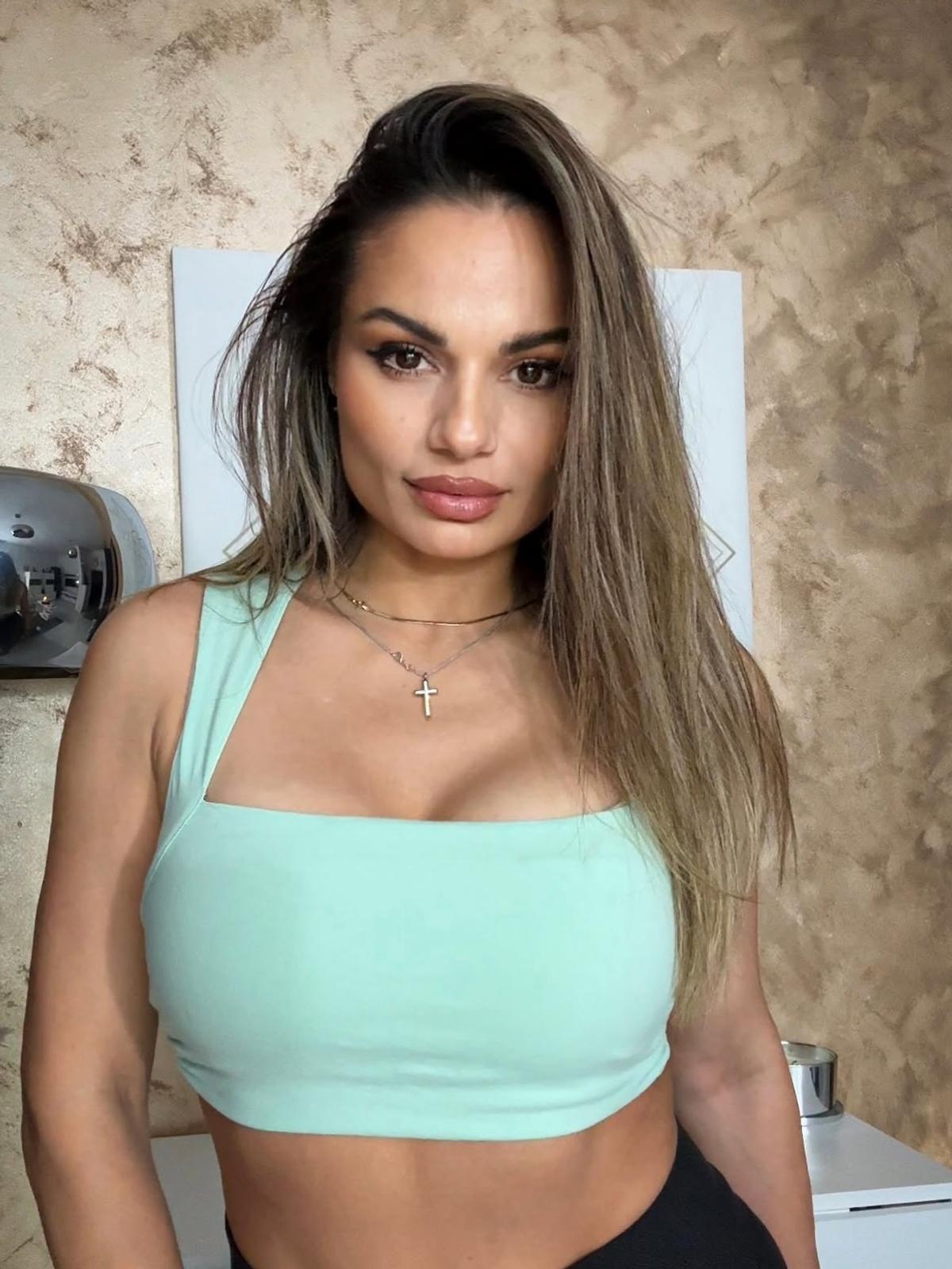 Influencerița cu peste 23.000 de urmăritori a „pus ochii” pe fotbalistul de la Dinamo: „Să văd dacă mă recunoaște”