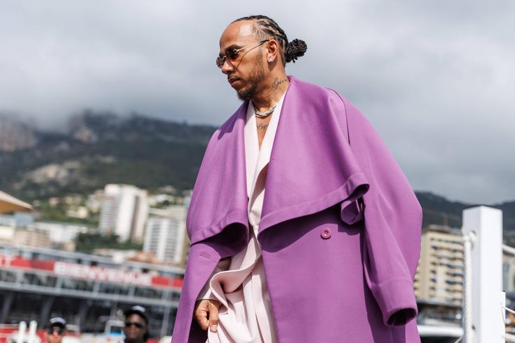 Ținutele lui Lewis Hamilton din paddock, în ultimul an // foto: Imago