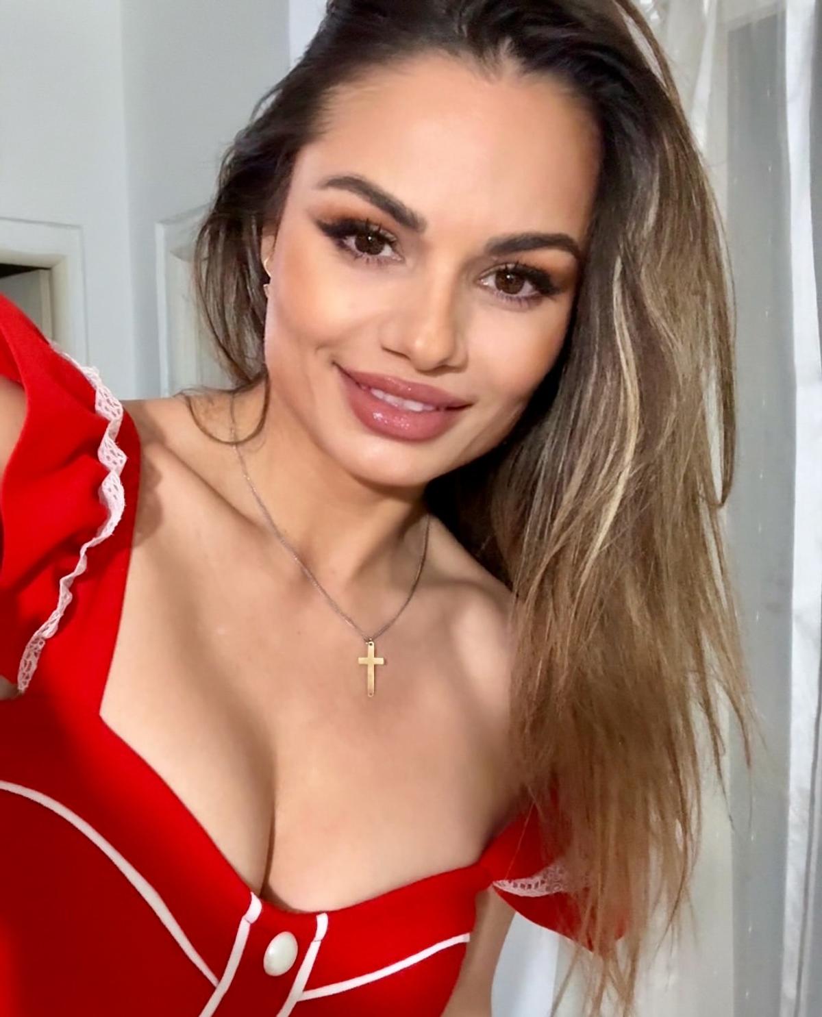 Influencerița cu peste 23.000 de urmăritori a „pus ochii” pe fotbalistul de la Dinamo: „Să văd dacă mă recunoaște”