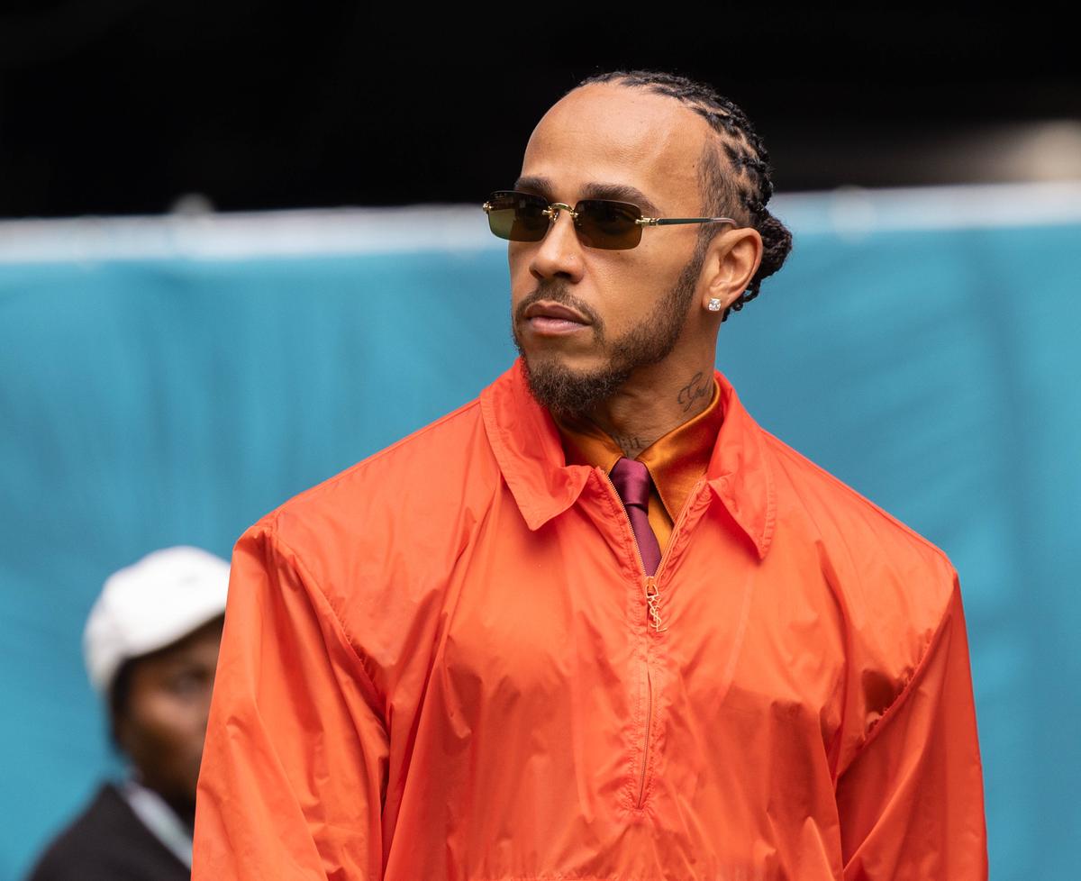 Ținutele lui Lewis Hamilton din paddock, în ultimul an // foto: Imago