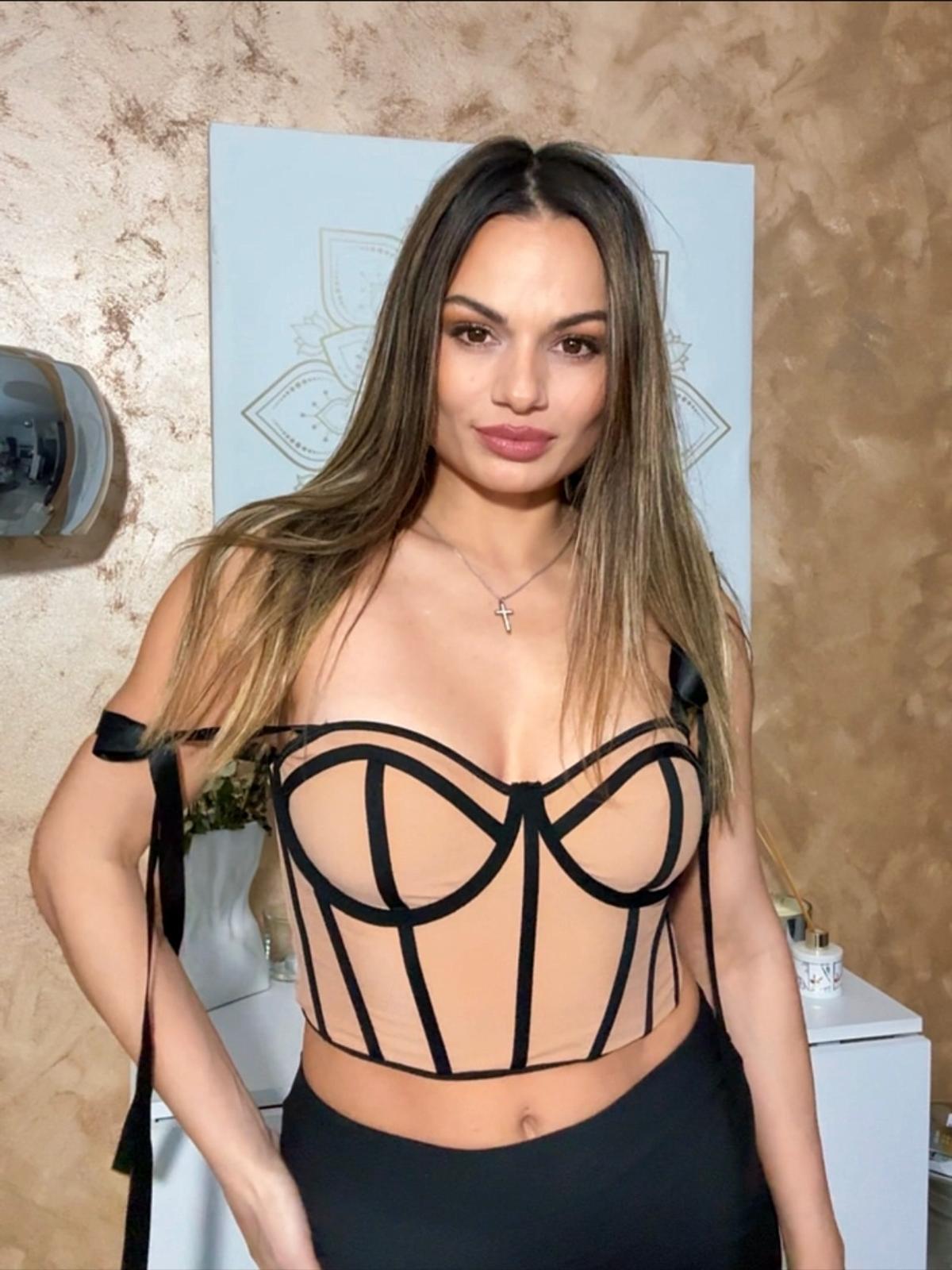 Influencerița cu peste 23.000 de urmăritori a „pus ochii” pe fotbalistul de la Dinamo: „Să văd dacă mă recunoaște”