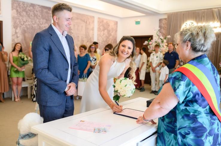 Irina Begu și Victor Crivoi s-au cununat civil // foto: instagram @irina_camy15