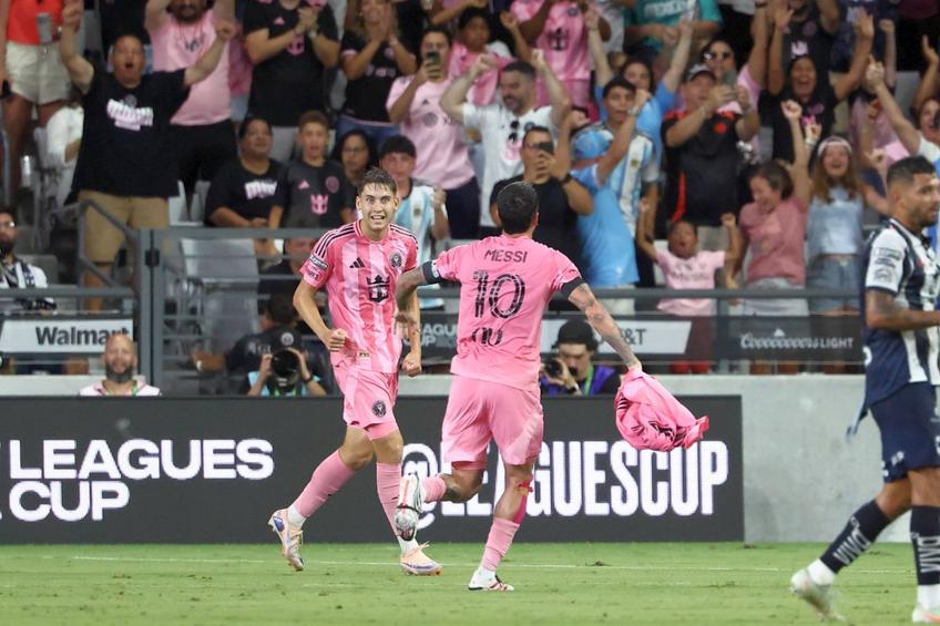 Rodrigo De Paul, gest emoționant pentru Lionel Messi după moartea tatălui Jorge // foto: Imago