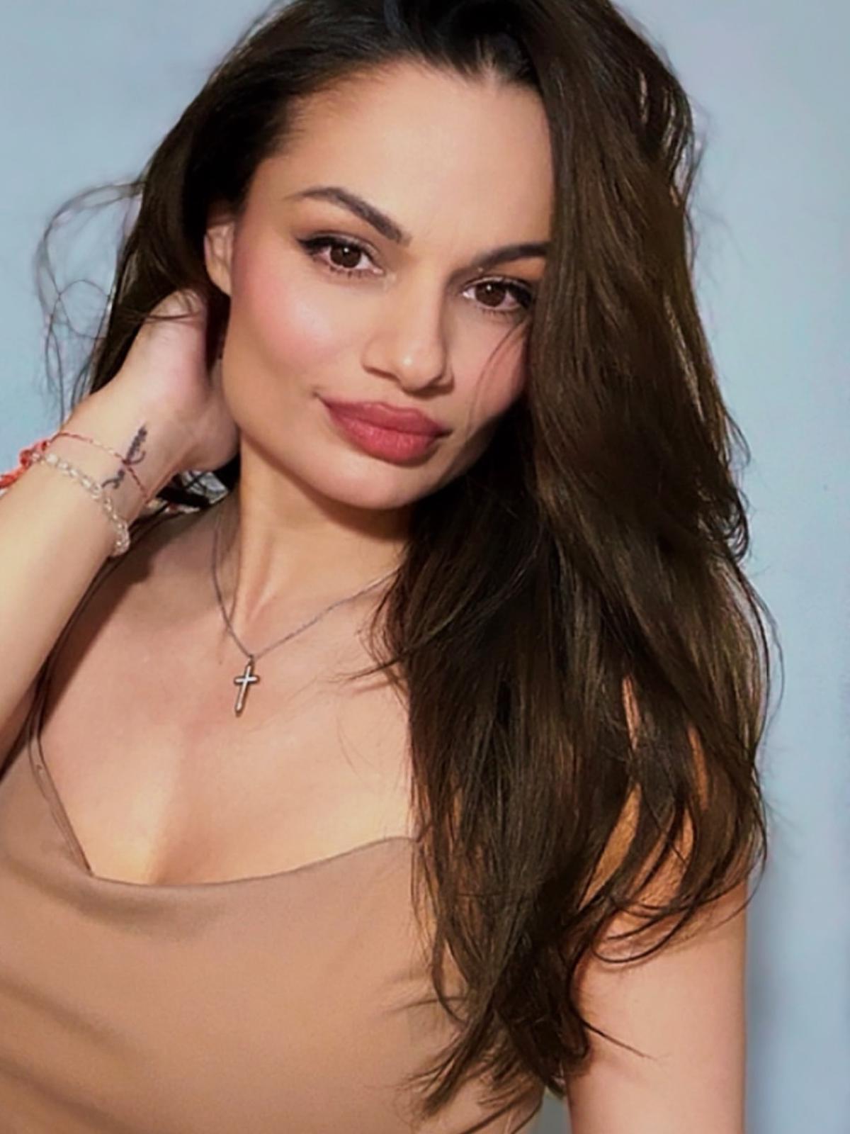Influencerița cu peste 23.000 de urmăritori a „pus ochii” pe fotbalistul de la Dinamo: „Să văd dacă mă recunoaște”