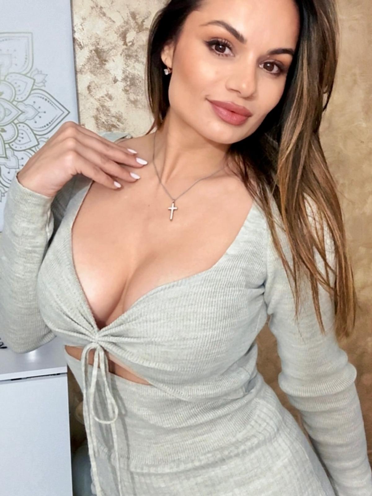 Influencerița cu peste 23.000 de urmăritori a „pus ochii” pe fotbalistul de la Dinamo: „Să văd dacă mă recunoaște”