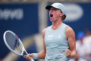Iga Swiatek și cum a ajutat-o Ariana Grande să-și intre în ritm la turneul WTA 1000 de la Toronto, unde e în „sferturi”