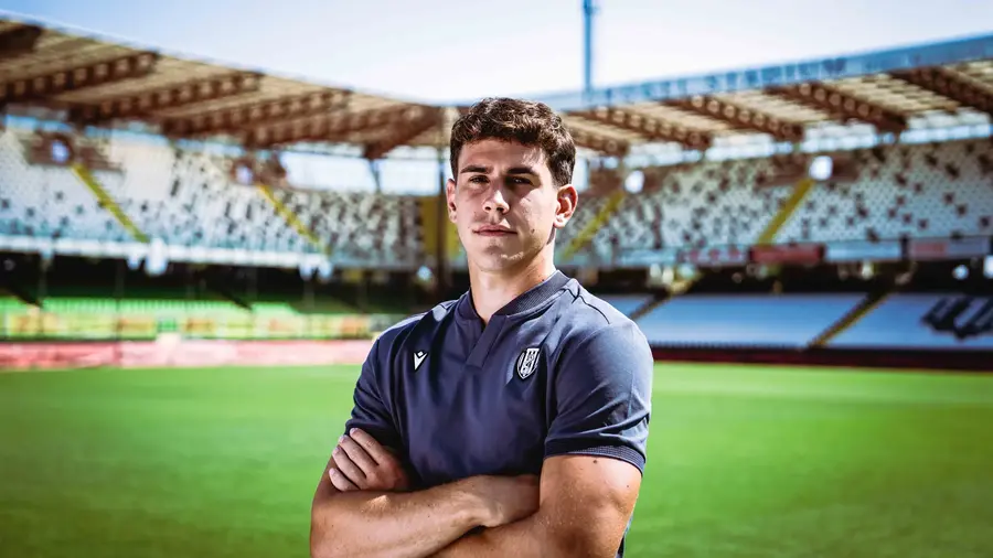 Alessandro Debenedetti, împrumutat de Genoa la Cesena, în Serie B Alessandro Debenedetti, atacantul dorit de Rapid, prezentat la noua echipă