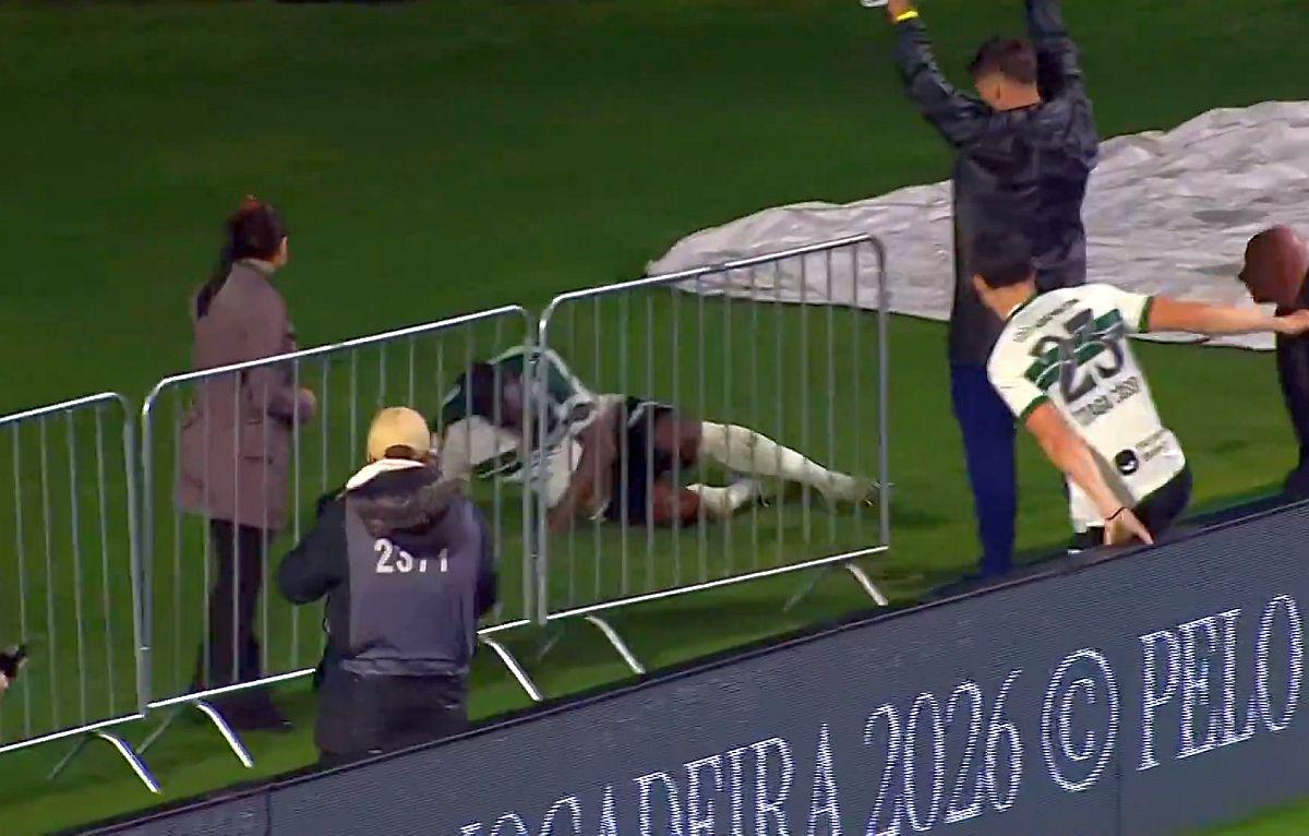 A căzut în tunel sărbătorind un gol care apoi i-a fost anulat!