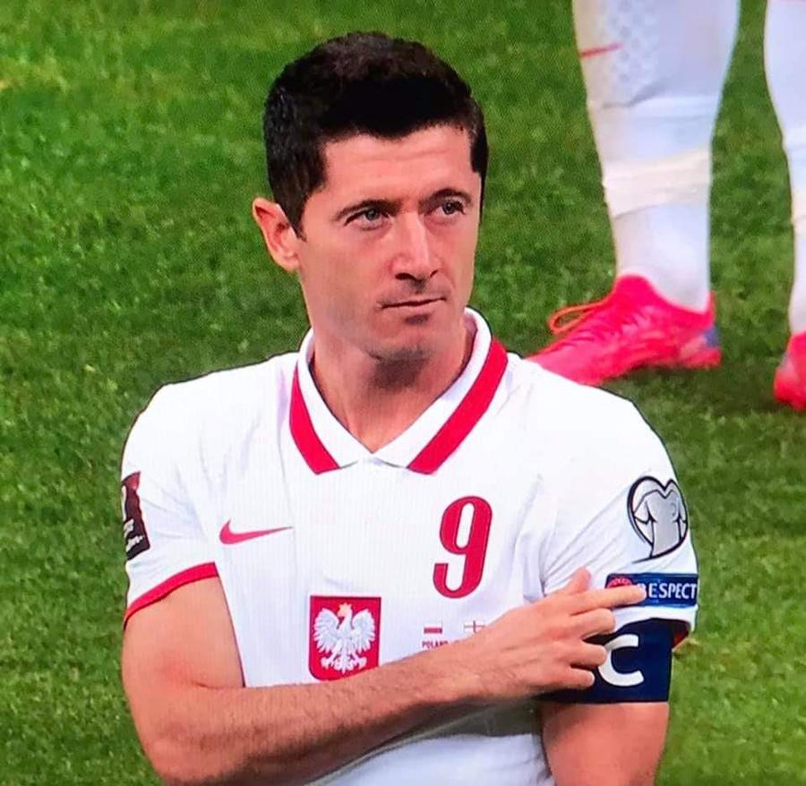 Robert Lewandowski, gest superb în Polonia – Anglia Respect, Lewa! Cum a reacționat Robert Lewandowski când fanii polonezi au huiduit protestul naționalei Angliei