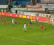 Fază hilară în Botoșani - UTA » A ratat cu poarta goală, apoi a marcat într-un mod incredibil