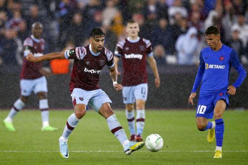 Tavi Popescu, cel mai slab de la FCSB cu West Ham » Cine au fost cei mai buni roș-albaștri