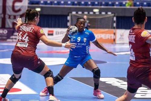 Grace Zaadi în primul meci oficial la CSM București, Supercupa României contra Rapidului // foto: Raed Krishan