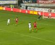 Fază hilară în Botoșani - UTA » A ratat cu poarta goală, apoi a marcat într-un mod incredibil