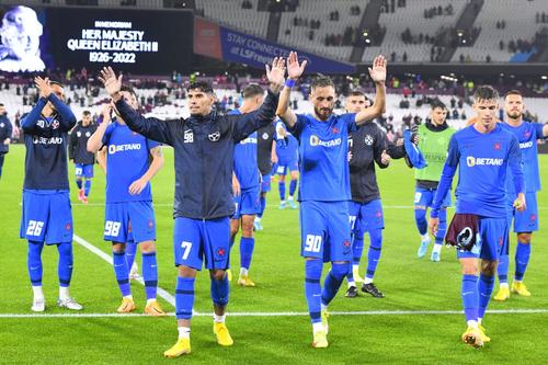 Andrei Cordea, David Miculescu, Andrea Compagno, Florinel Coman și Tavi Popescu se luptă pentru 3 locuri de titular în „11”-le celor de la FCSB. Astfel, doi dintre ei ar urma să fie sacrificați la fiecare meci!