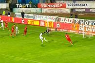 Fază hilară în Botoșani - UTA » A ratat cu poarta goală, apoi a marcat într-un mod incredibil