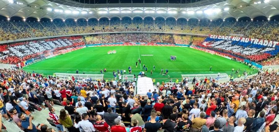 Scenografiile celor două galerii la Dinamo - CSA Steaua Cei care n-au dreptul să vorbească