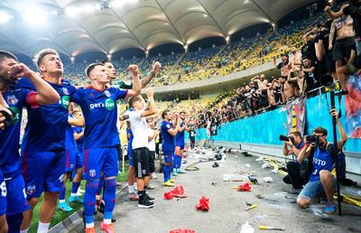 Galerii de Liga 1, fotbal de B! Steaua câștigă derby-ul cu Dinamo, după un meci în care jucătorii s-au întrecut în gafe » Clasamentul ACUM