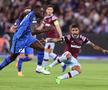 Emerson, în duel cu Dawa  / FOTO: Imago