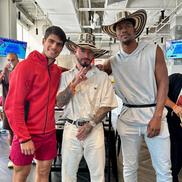 J Balvin alături de Carlos Alcaraz și jucătorul de baschet Jimmy Butler. Foto: Instagram