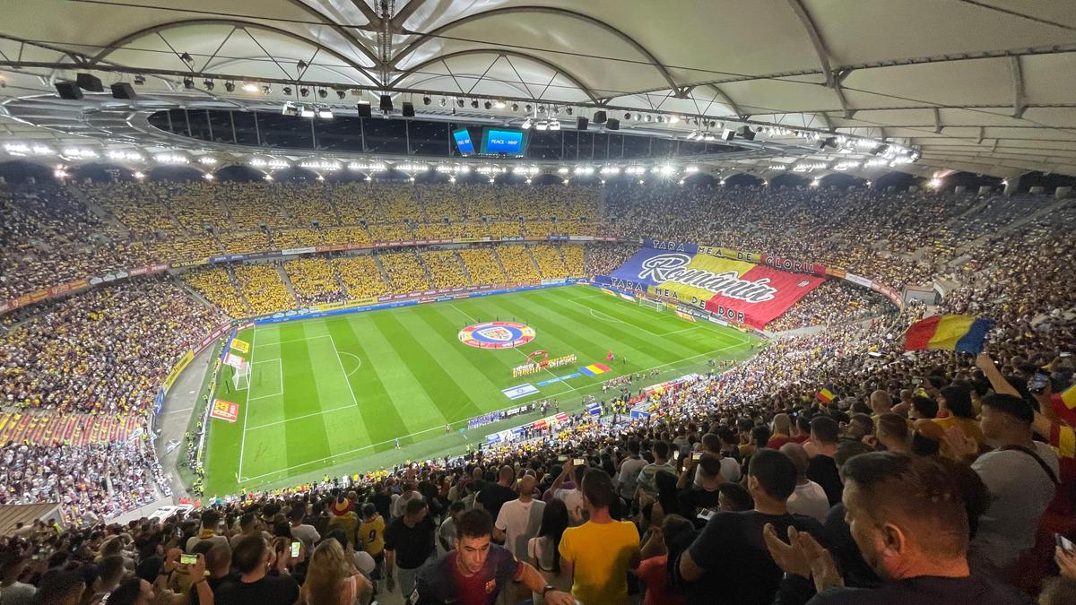 Scenografie eminesciană pe Arena Națională » Ce au afișat suporterii înaintea meciului România - Israel
