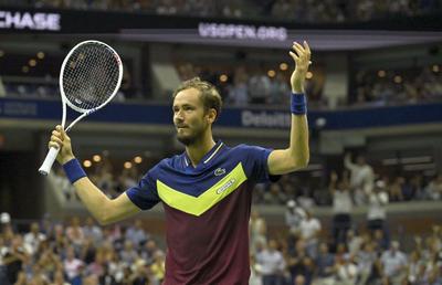 Daniil Medvedev a trecut de Carlos Alcaraz în semifinalele US Open » Duel spectaculos cu Novak Djokovic în ultimul act