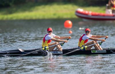 Ionela Cozmiuc și Mariana Dumitru, bronz mondial la dublu vâsle categorie ușoară: „O să mă uit la medalie și o să mă gândesc câtă muncă a fost pentru câștigarea ei!”