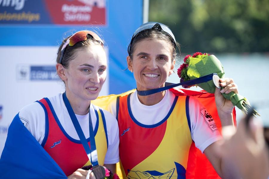 Mariana Dumitru și Ionela Cozmiuc cu medaliile de bronz mondiale Foto Raed Krishan Se reface dublul de aur mondial! » Ionela Cozmiuc și Gianina von Groningen vor fi în aceeași barcă la Campionatele Europene din aprilie