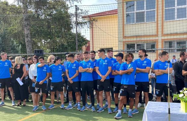 Fotbaliștii Universității Craiova au fost prezenți la deschiderea noului an școlar